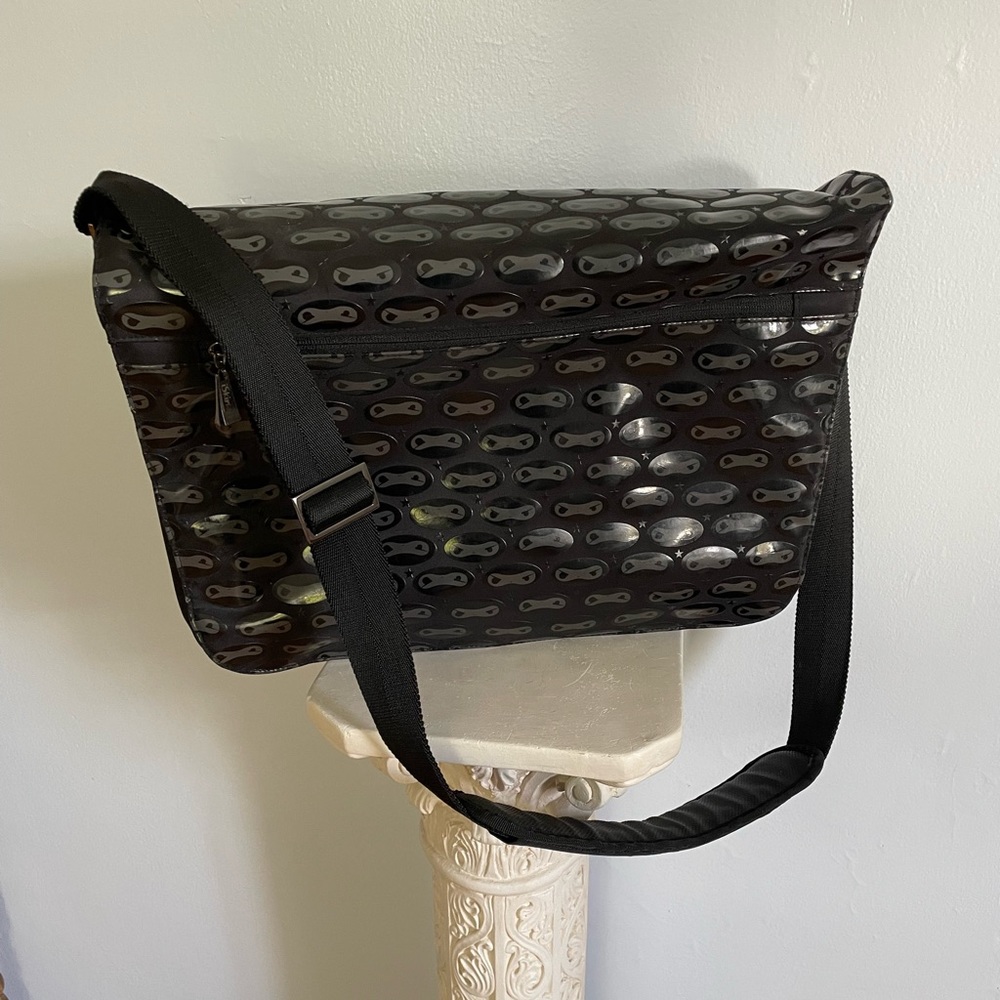 iSkin Black Ninja Laptop Computer Messenger Bag NWOT Quilted Inner Cover